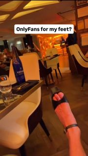 Bethenny Frankel feet photo thumbnail