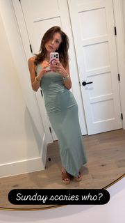 Bethenny Frankel feet photo thumbnail