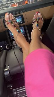 Bethenny Frankel feet photo 8
