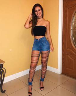 Betsy Alvarez feet photo 14