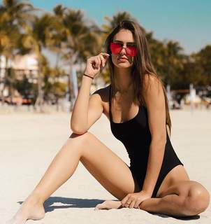 Betsy Alvarez feet photo 13