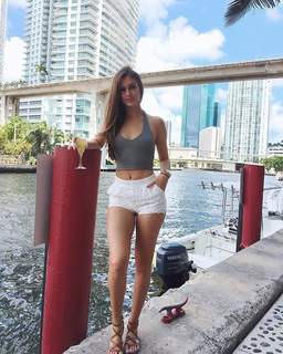 Betsy Alvarez feet photo 7