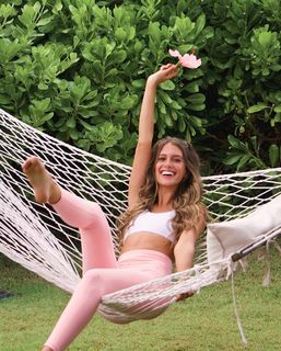 Betsy Alvarez feet photo 1