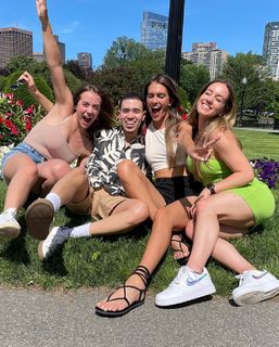 Betsy Alvarez feet photo 6
