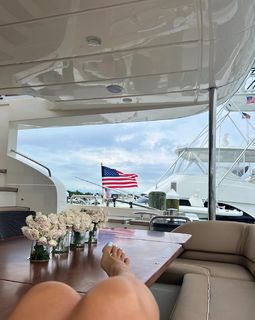 Betsy Alvarez feet photo 17