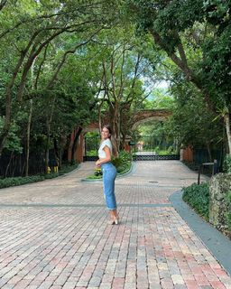 Betsy Alvarez feet photo 13