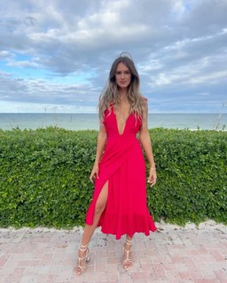 Betsy Alvarez feet photo 10