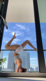 Betsy Alvarez feet photo 2