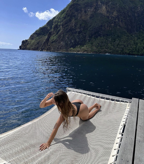 Betsy Alvarez feet photo 10