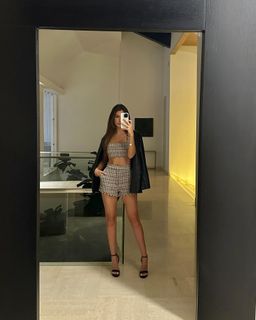 Betsy Alvarez feet photo 14
