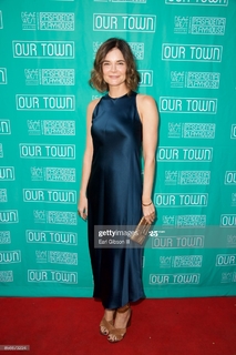 Betsy Brandt feet photo thumbnail