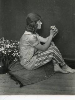 Bette Davis feet photo 15