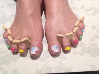 Bette Midler feet photo 8