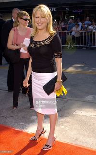 Bette Midler feet photo 9