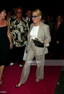 Bette Midler feet photo 15