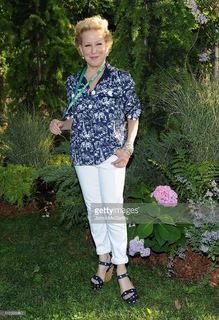 Bette Midler feet photo 19