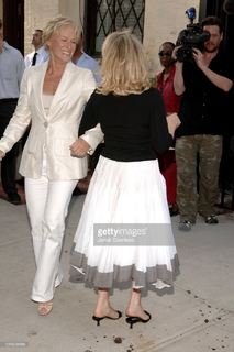 Bette Midler feet photo 4