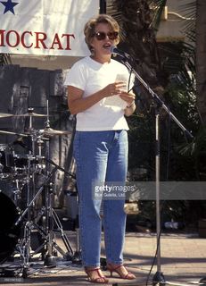 Bette Midler feet photo 3