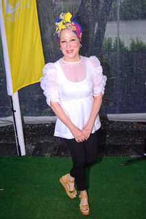 Bette Midler feet photo 12