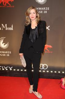 Bettina Kramer feet photo thumbnail