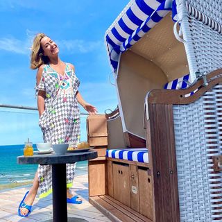 Bettina Kramer feet photo thumbnail