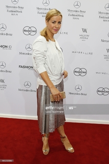Bettina Kramer feet photo thumbnail