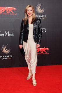 Bettina Kramer feet photo thumbnail