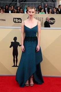 Betty Gilpin feet photo thumbnail