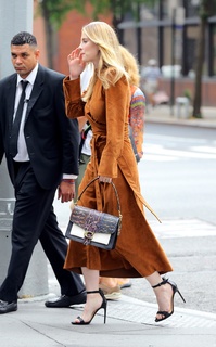 Betty Gilpin feet photo thumbnail