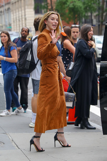 Betty Gilpin feet photo thumbnail