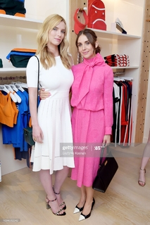 Betty Gilpin feet photo thumbnail