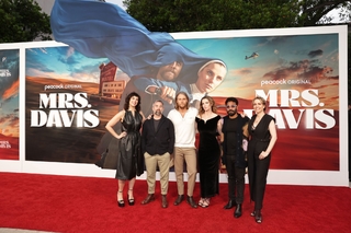 Betty Gilpin feet photo thumbnail