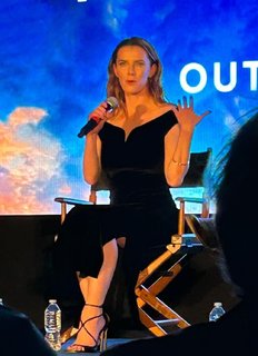 Betty Gilpin feet photo thumbnail
