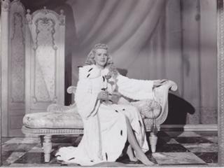 Betty Grable feet photo 16