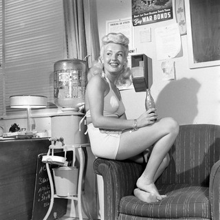 Betty Grable feet photo 20