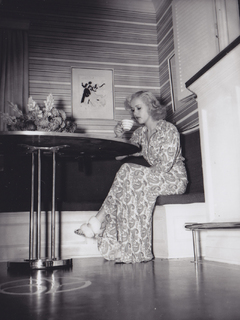 Betty Grable feet photo 9