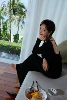 Betty Sun feet photo 10