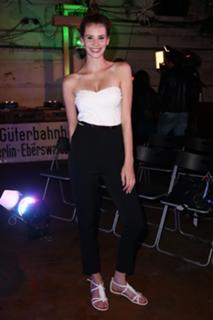 Betty Taube feet photo 16
