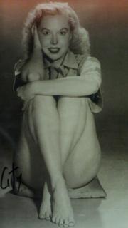 Betty Weider feet photo 10