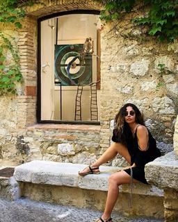 Betül Demir feet photo 10