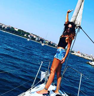 Betül Demir feet photo 18
