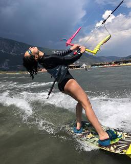 Betül Demir feet photo 1