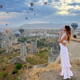 Betül Demir feet photo 4