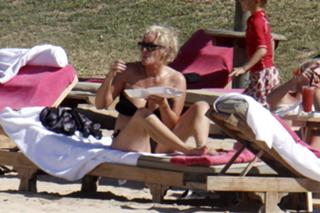 Beverley Callard feet photo 13