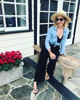 Beverley Mitchell feet photo thumbnail