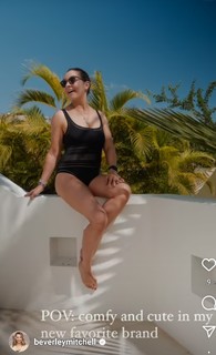 Beverley Mitchell feet photo thumbnail