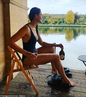 Beverley Turner feet photo 4
