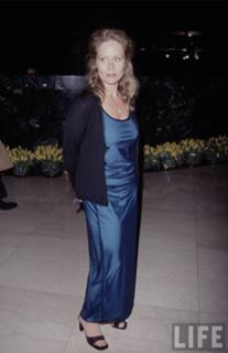 Beverly D'Angelo feet photo thumbnail