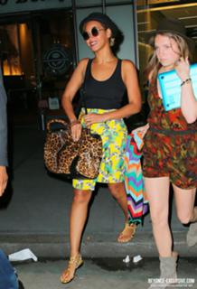 Beyoncé feet photo thumbnail