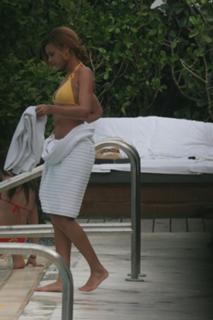 Beyoncé feet photo thumbnail